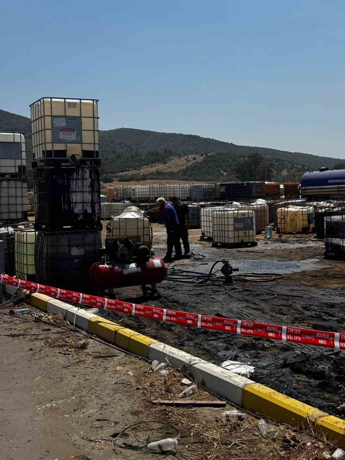 İzmir’in Torbalı ilçesinde kaçak akaryakıt toplama alanında kimyasal maddelerin tepkimeye