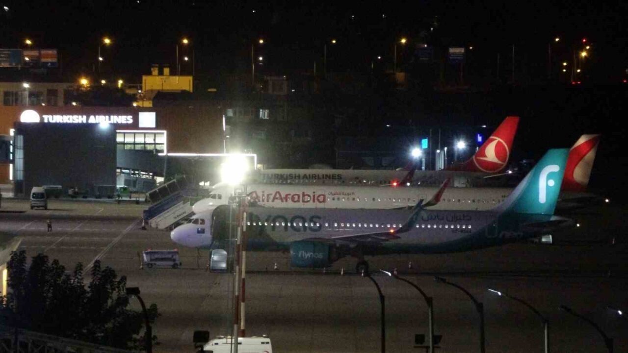 Ulaştırma ve Altyapı Bakanlığı, Trabzon-Cidde seferini yapan uçağın kalkıştan 8