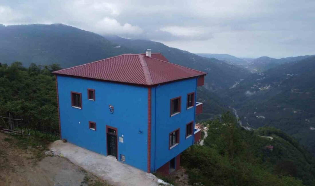 Bosna Hersek’te yaşayan bir Trabzonspor taraftarı, hayalini gerçekleştirerek Trabzon’un Araklı