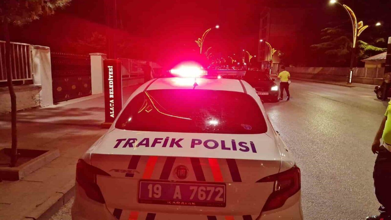 Çorum’un Alaca ilçesinde yapılan “Huzur” uygulamasında, kural ihlali yaptığı tespit