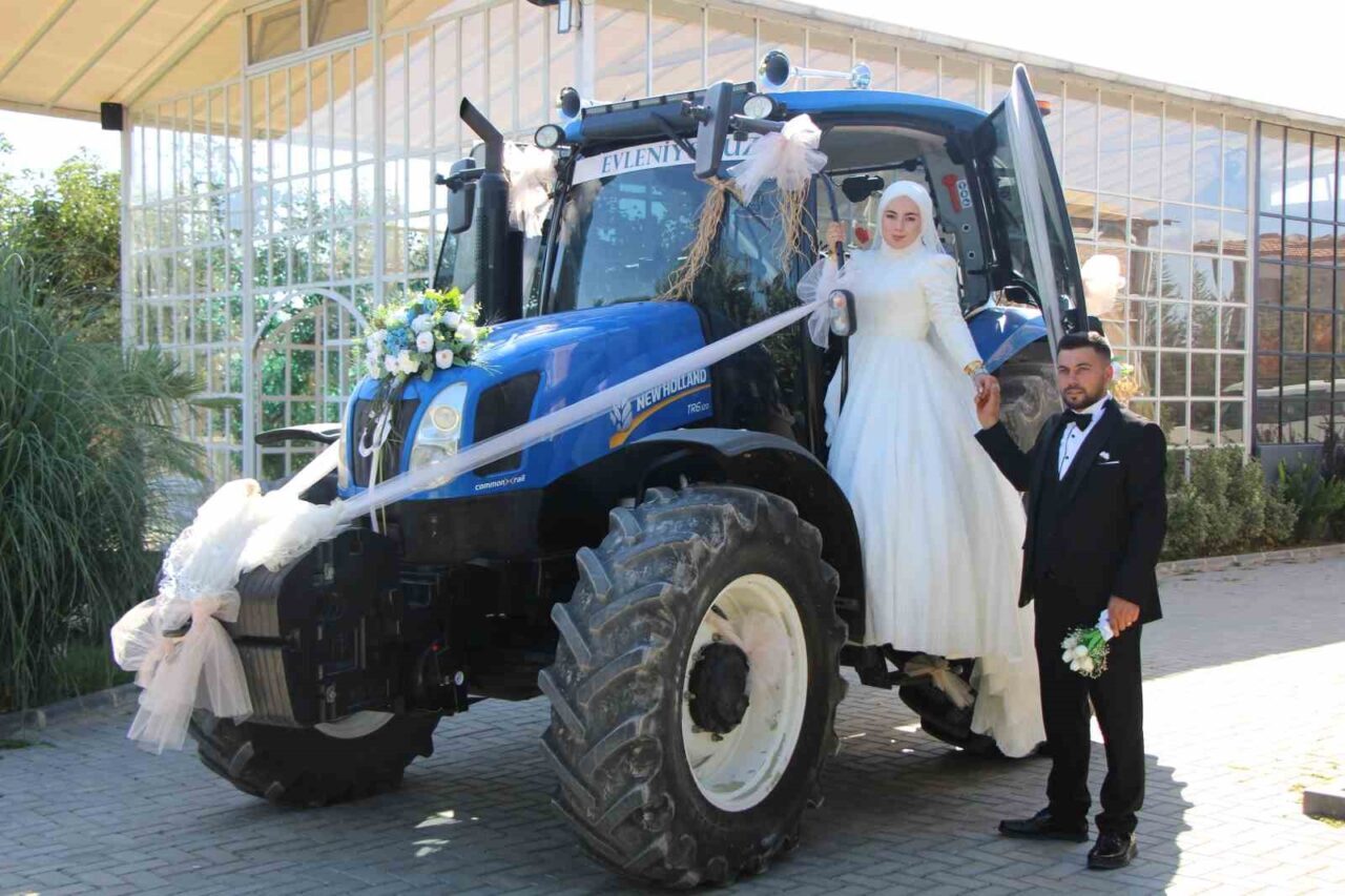 Amasya’nın Suluova ilçesinde dünyaevine giren genç çift, gelin arabası için