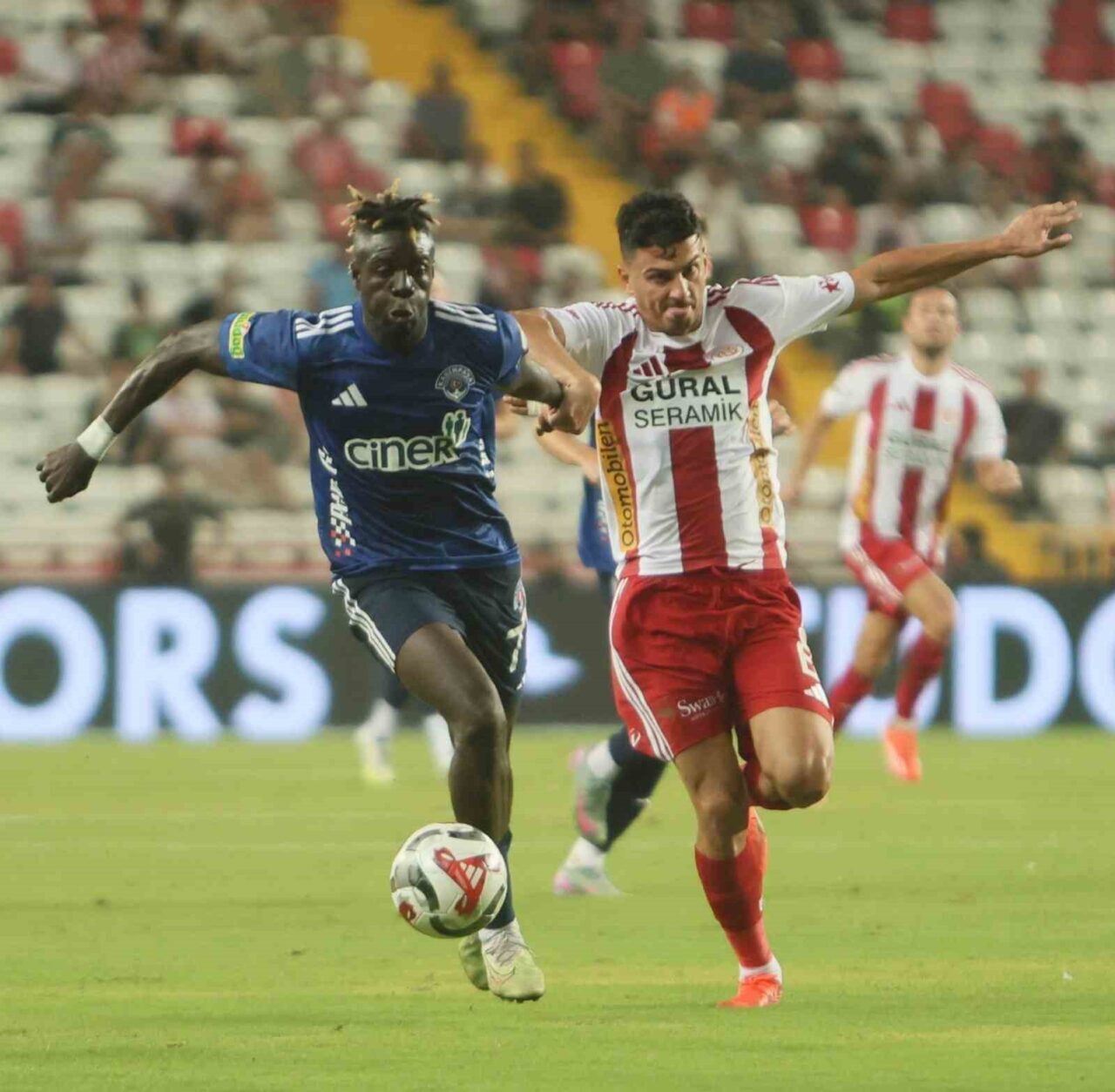 Trendyol Süper Lig’in ilk haftasında Antalyaspor, sahasında Kasımpaşa’yı 2-1 mağlup