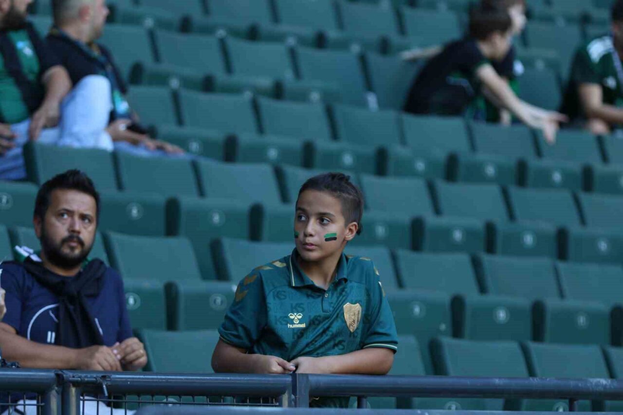 Trendyol Süper Lig’in 2. haftasında Kocaelispor, sahasında Samsunspor ile karşılaşıyor.