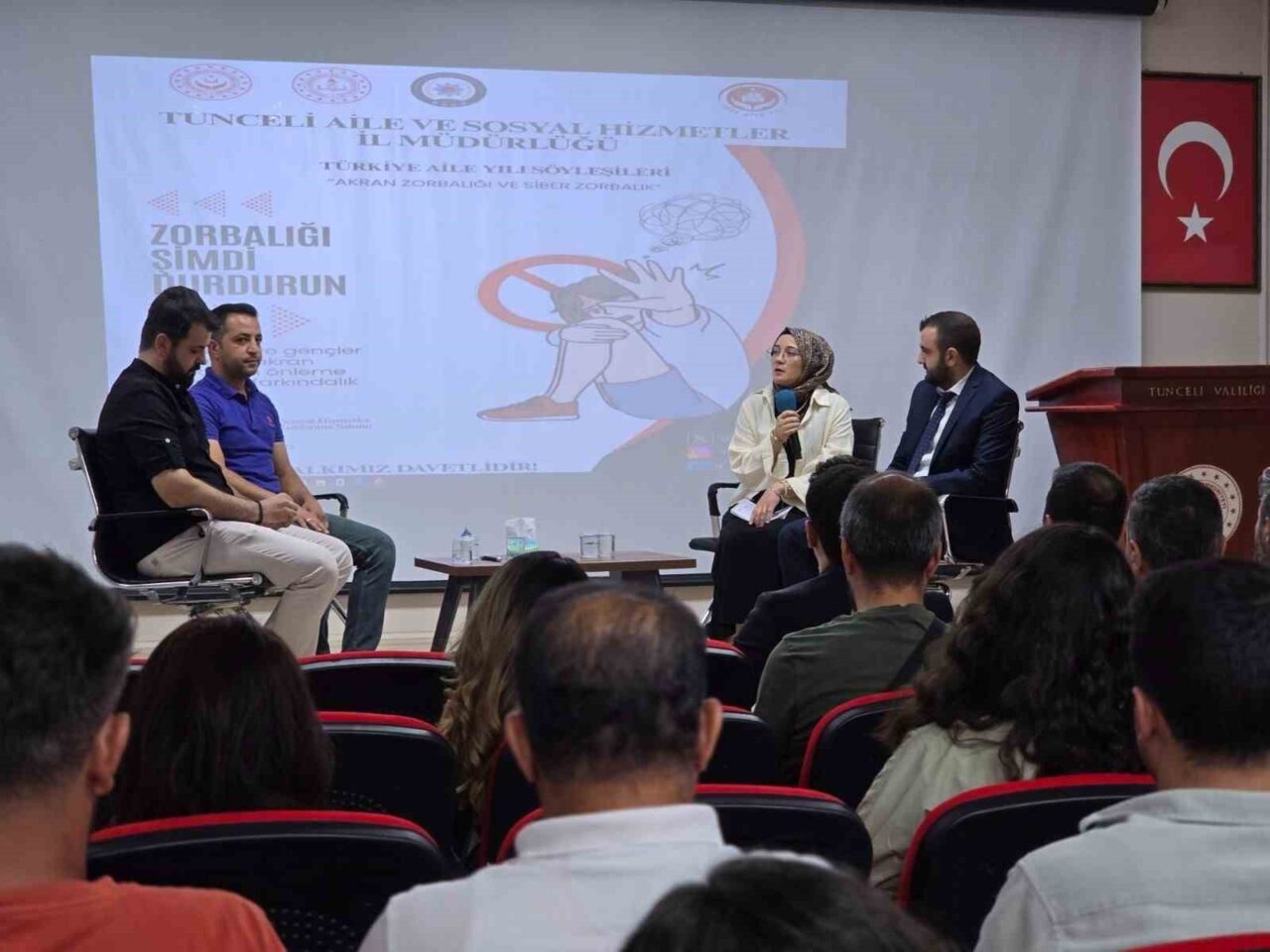 Tunceli’de “Akran zorbalığı ve siber zorbalık” söyleşisi düzenlendi. Tunceli Aile
