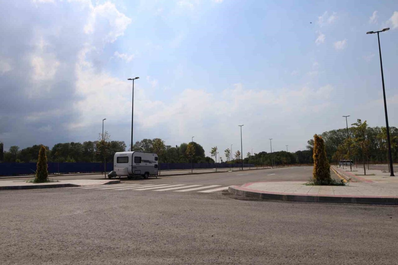 Kartepe ilçesi Dumlupınar Mahallesi Gülümser Sokak’ta 11,5 dönüm arazi üzerine