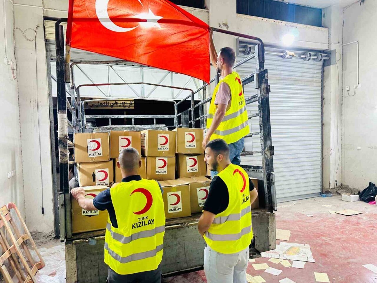 Türk Kızılay, Batı Şeria’ya ulaştırmak için bin 200 gıda kolisi