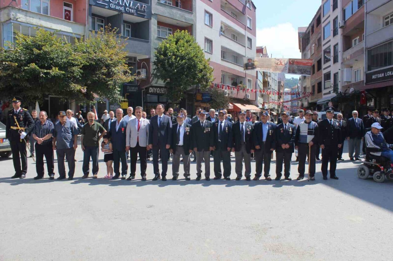 Türkeli ilçesindede, 30 Ağustos Zafer Bayramı’nın 103. yıl dönümü münasebetiyle