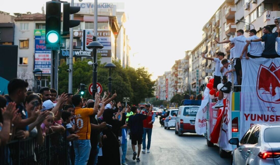 Türkiye şampiyonu olan Yunusemre Belediyespor U17 Futbol Takımı, düzenlenen organizasyonla