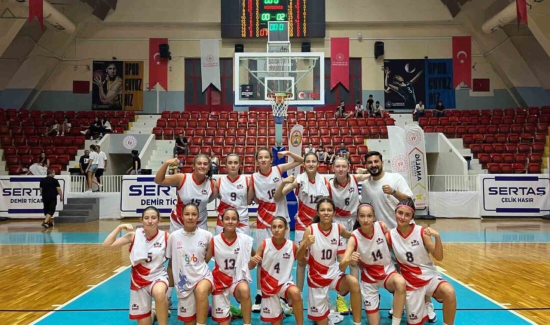Analig Basketbol Türkiye Finalleri’nde Düzce kız takımı Türkiye üçüncüsü oldu.