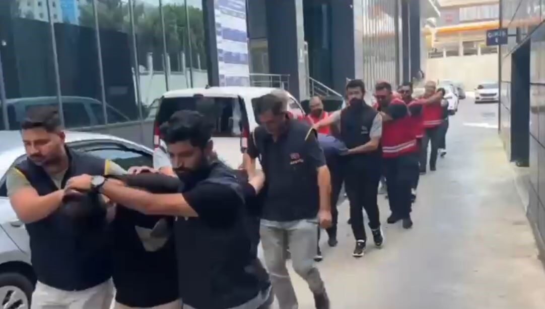 Tekirdağ’ın Hayrabolu ilçesinde bir vatandaşı, tutuklu kardeşinin davasını etkileme bahanesiyle