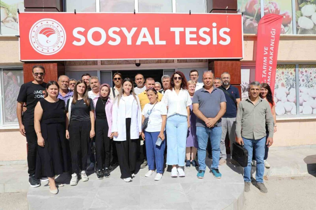 Eskişehir İl Sağlık Müdürlüğü ekiplerince toplumda tütün kullanımını azaltmak ve