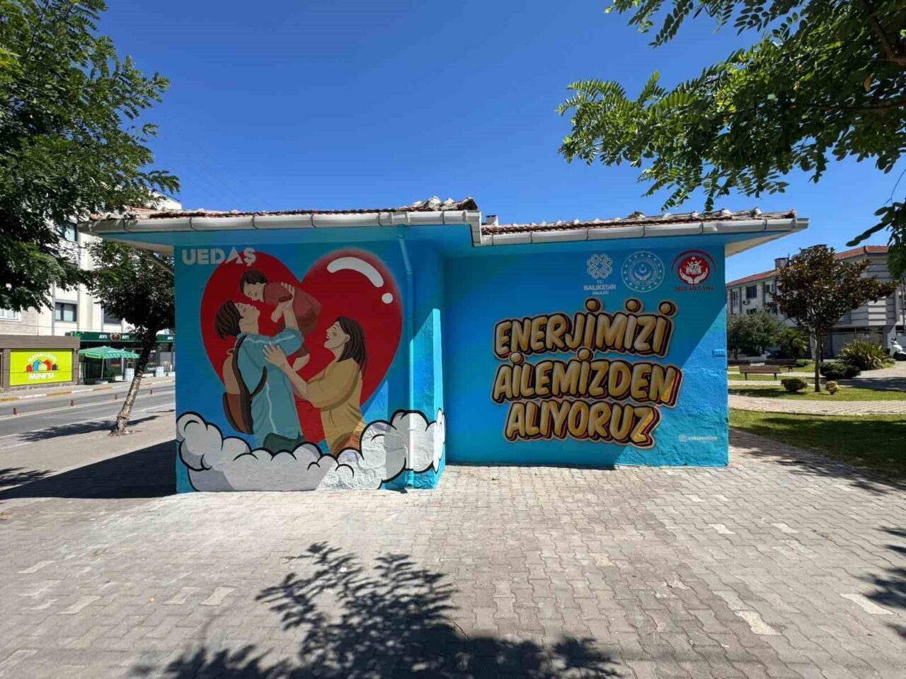 Toplumsal duyarlılığı sanatla birleştiren UEDAŞ, Aile ve Sosyal Hizmetler Bakanlığı’nın