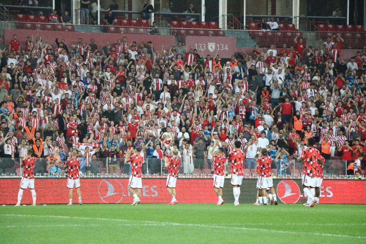 UEFA Avrupa Ligi Play-Off Turu rövanş maçında Samsunspor, sahasında Yunanistan