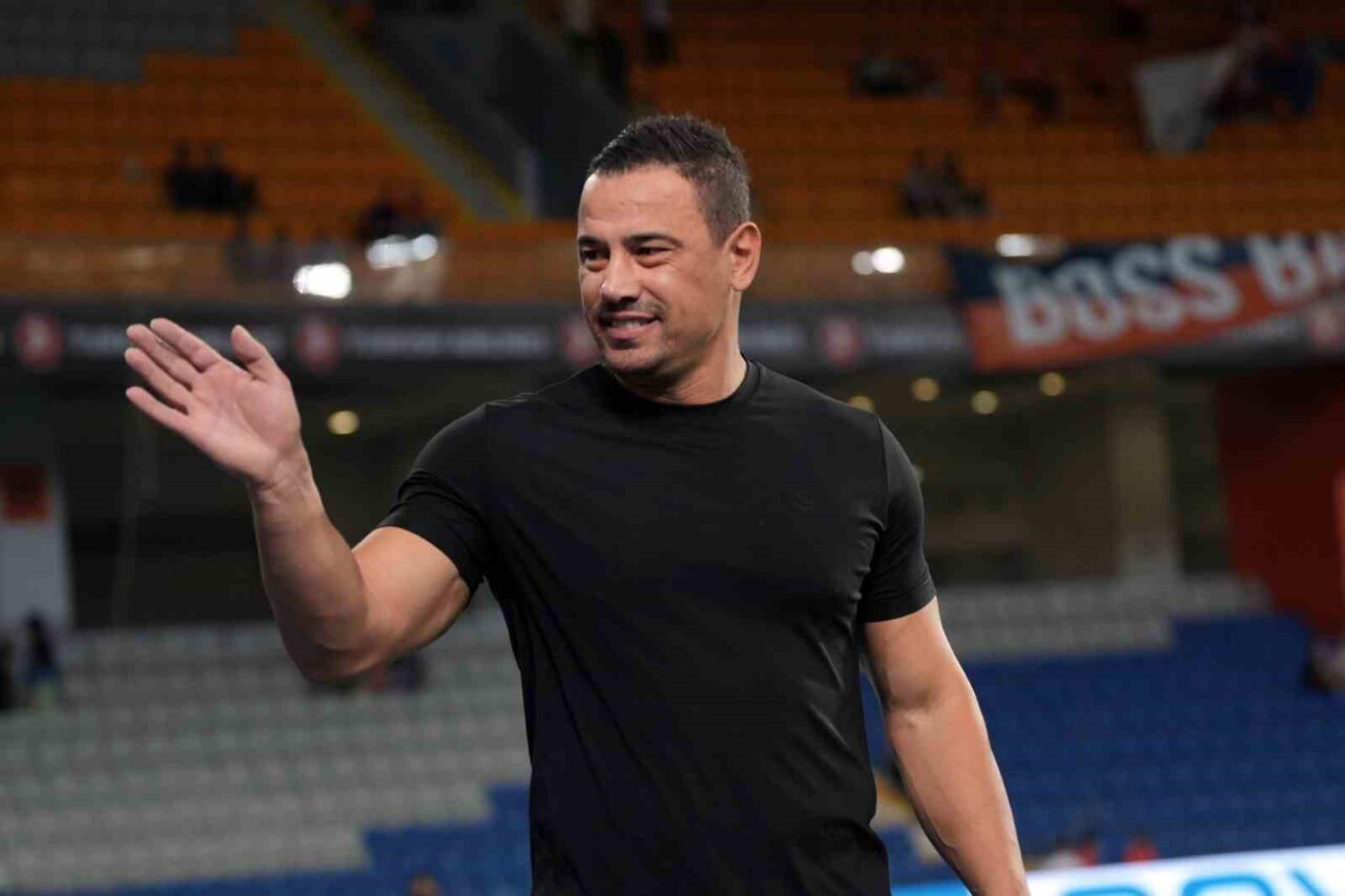 UEFA Konferans Ligi Play-Off Turu ilk maçında Başakşehir, sahasında Rumen