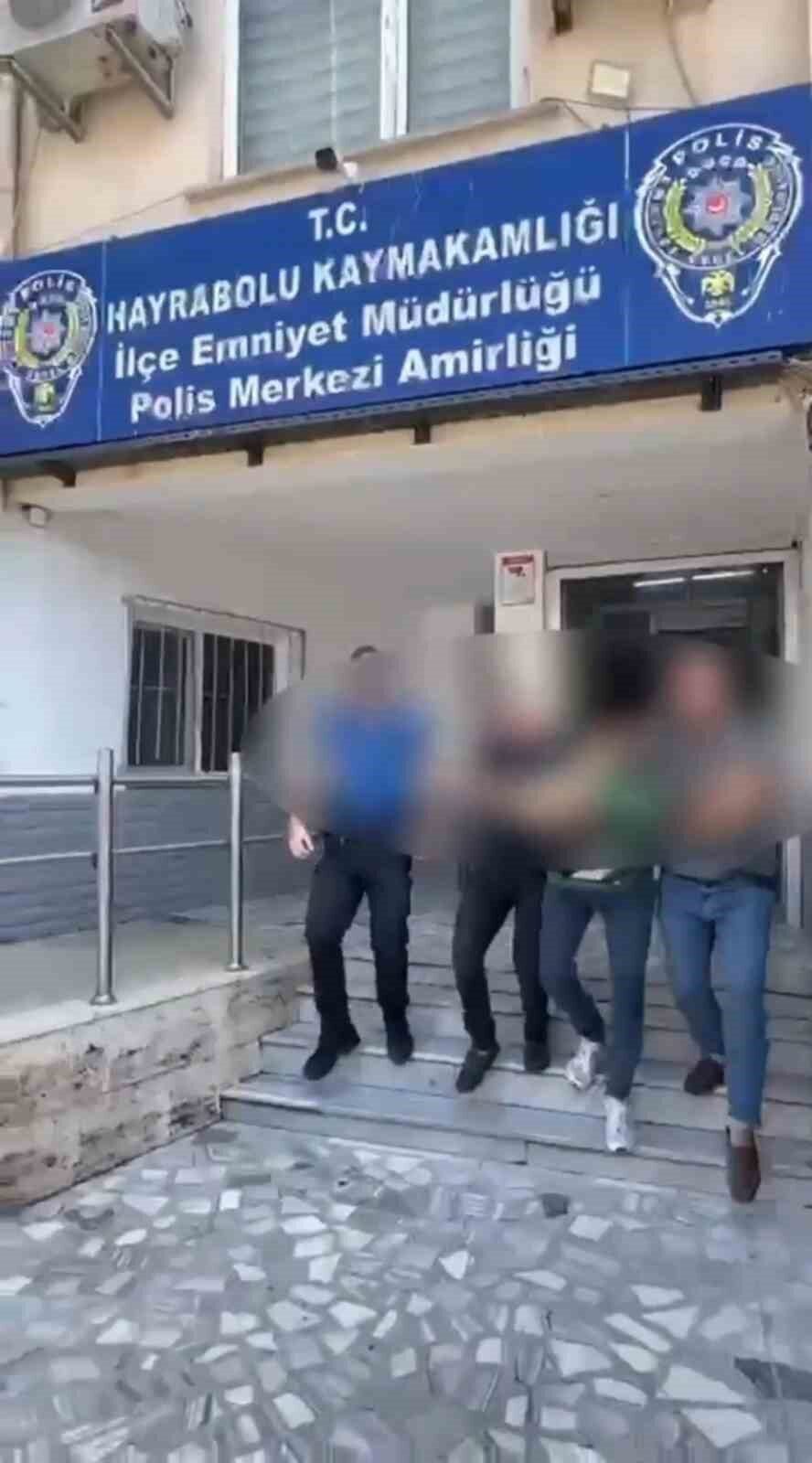 Tekirdağ’ın Hayrabolu ilçesinde UFO benzeri platformdan verdiği konserden sonra iniş