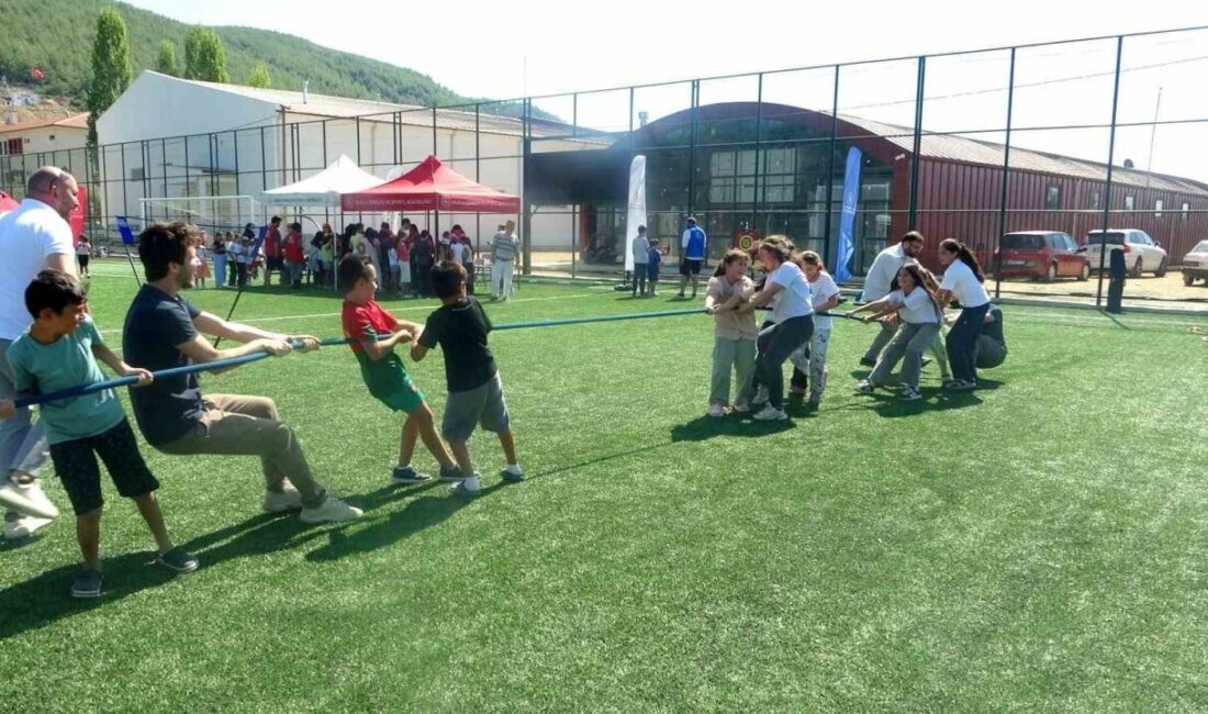 Muğla’nın Ula ilçesinde, Ula Kaymakamlığı himayelerinde Yaz Kur’an Kursu öğrencilerine