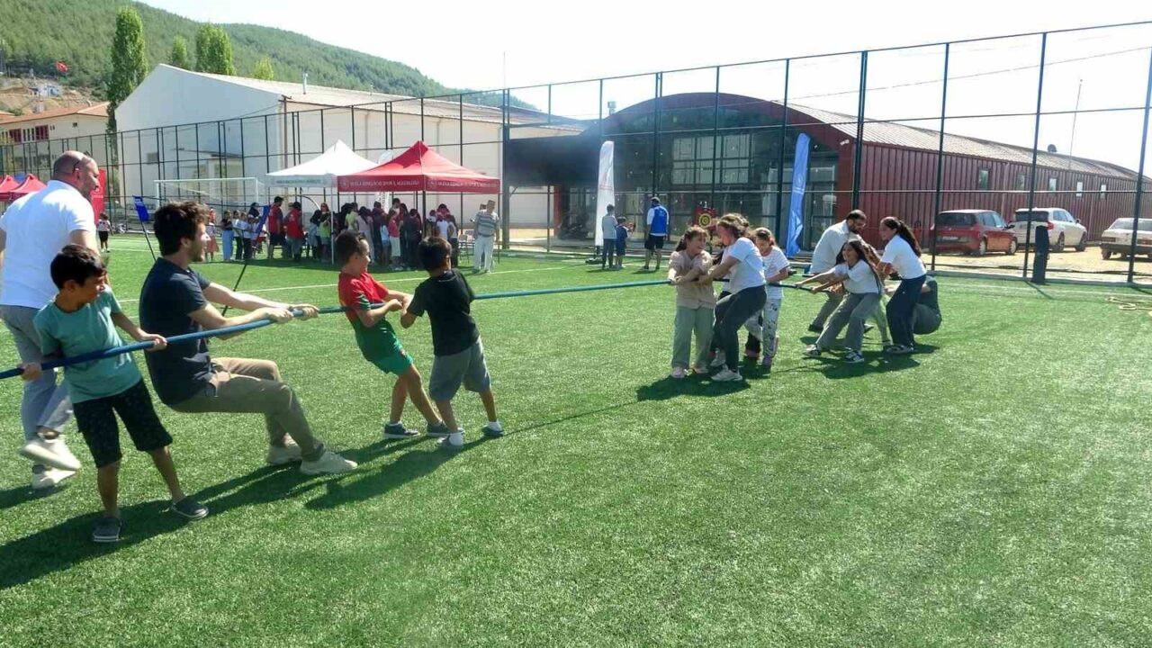 Muğla’nın Ula ilçesinde, Ula Kaymakamlığı himayelerinde Yaz Kur’an Kursu öğrencilerine