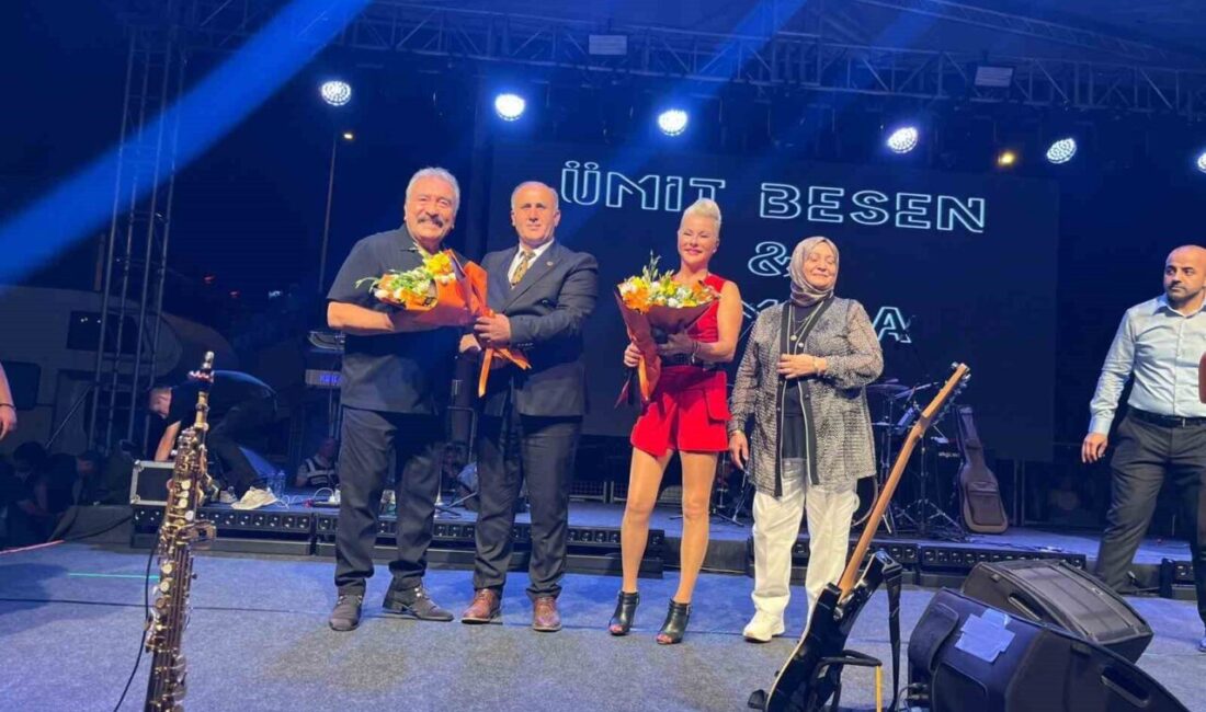 Aydın Büyükşehir Belediyesi ve İncirliova Belediyesi iş birliğiyle düzenlenen konserde