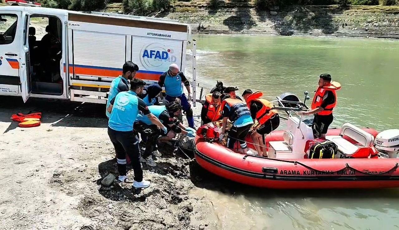 Afyonkarahisar’da AFAD ve UMKE ekipleri muhtemel bir boğulma vakasına karşı