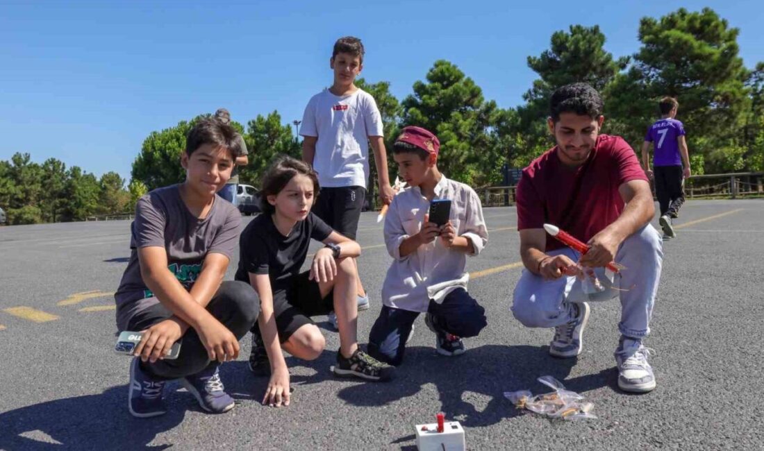 Ümraniye Belediyesi Şehit Mühendis Zahide Güçlü Ekici Bilim Merkezi’nde, gençlerin
