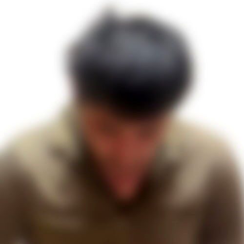 İstanbul’un Ümraniye ilçesinde, sokak ortasında karısının boğazını satırla keserek öldüren