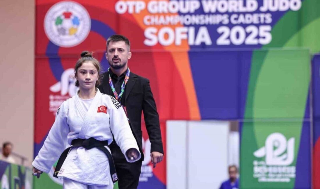 Ümraniye Belediyesi Spor Kulübü sporcusu Sema Nur Yüksel, 71 ülkeden