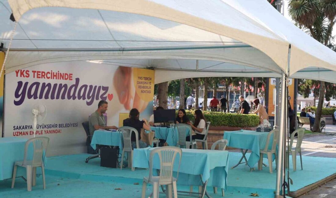Üniversite hayali kuran 500’ü aşkın öğrenciye tercih danışmanlığı Sakarya Büyükşehir Belediyesi, YKS tercih sürecinde üniversite hayali kuran gençlere