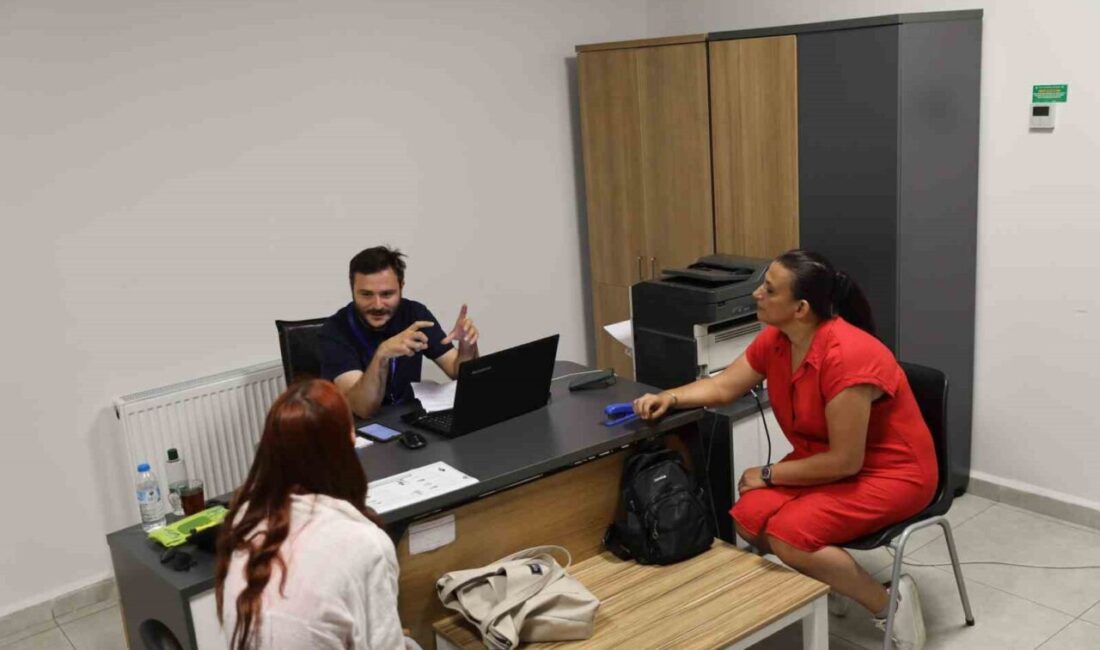 Bursa Büyükşehir Belediyesi, üniversiteye hazırlık sürecinde olduğu gibi tercih döneminde