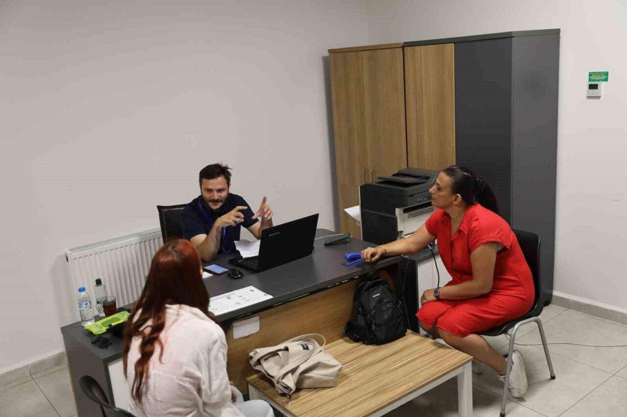 Bursa Büyükşehir Belediyesi, üniversiteye hazırlık sürecinde olduğu gibi tercih döneminde