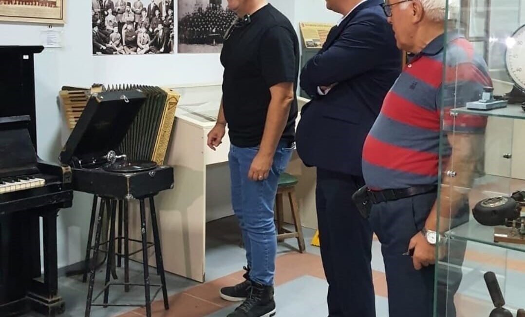 Balıkesir Lisesi, bugün önemli bir ziyarete ev sahipliği yaptı. Ünlü