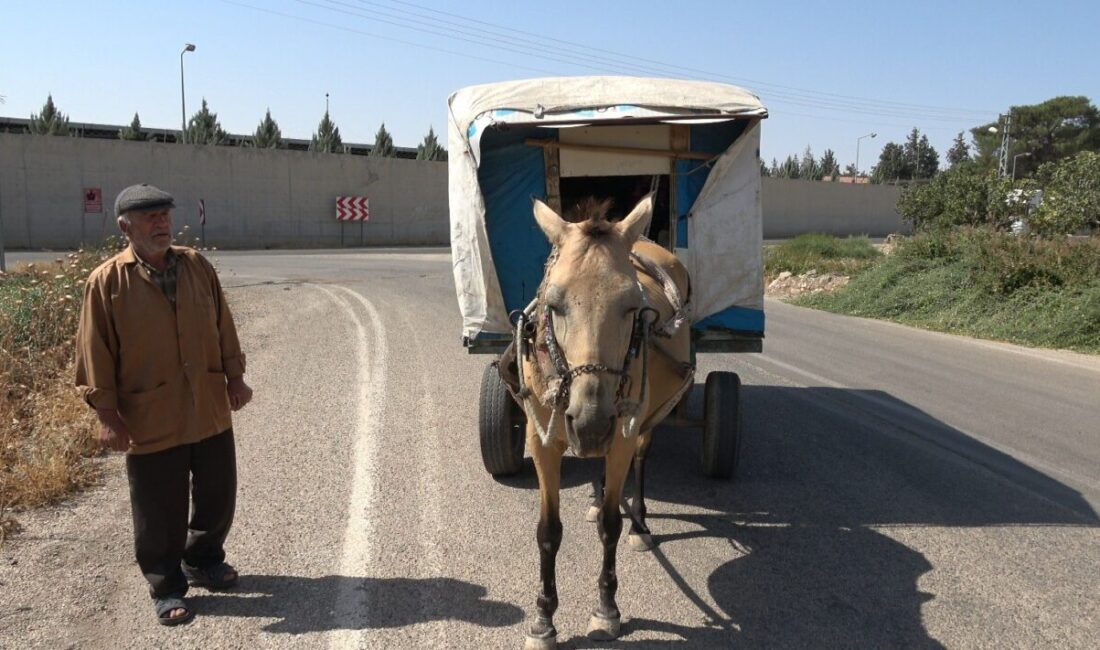 Kilis’in Elbeyli ilçesinde yaşayan yaşlı adam, unutulmaya yüz tutmuş çerçilik