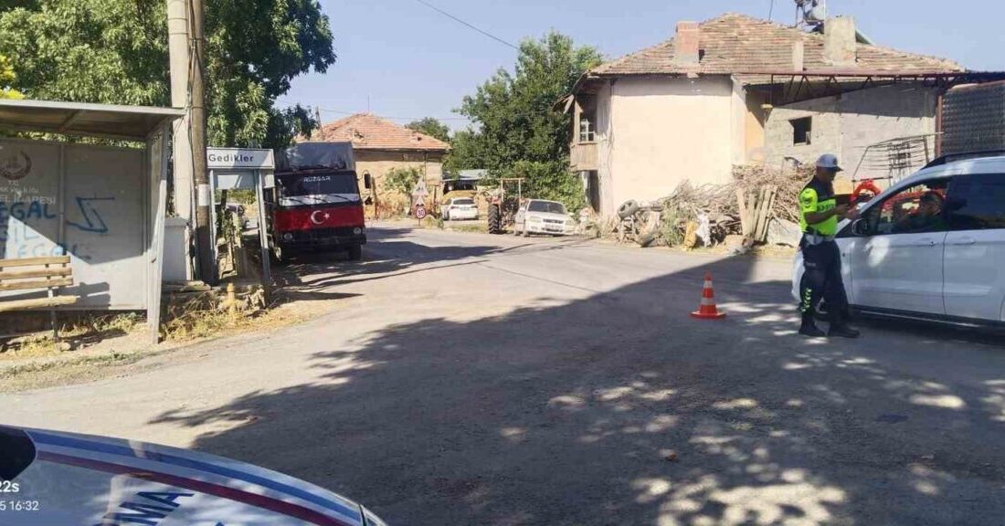 Uşak İl Tarım ve Orman Müdürlüğü ekipleri, şap hastalığının yayılımını