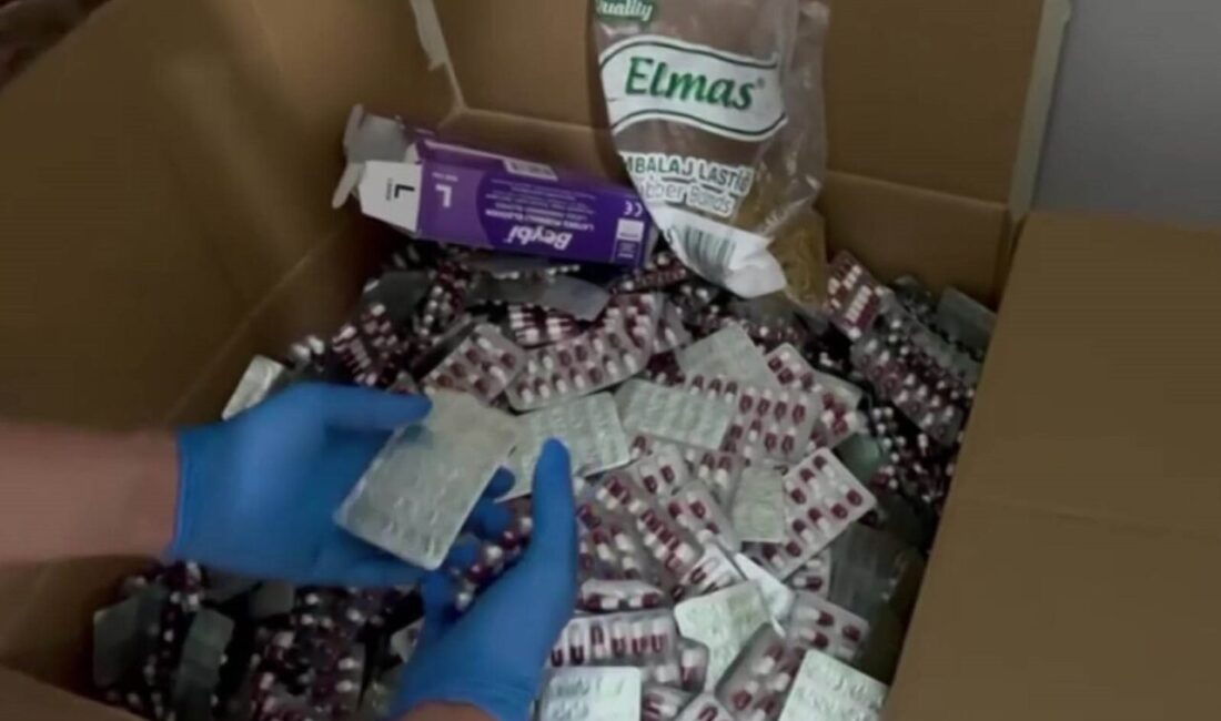 Adana’da narkotik polisleri uyuşturucu tacirlerine yönelik yaptığı operasyonda 179 bin