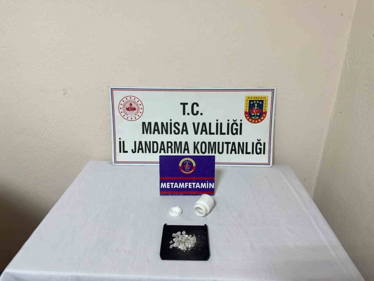 Manisa’nın Alaşehir ilçesinde JASAT ve Merkez Jandarma Karakol Komutanlığı tarafından