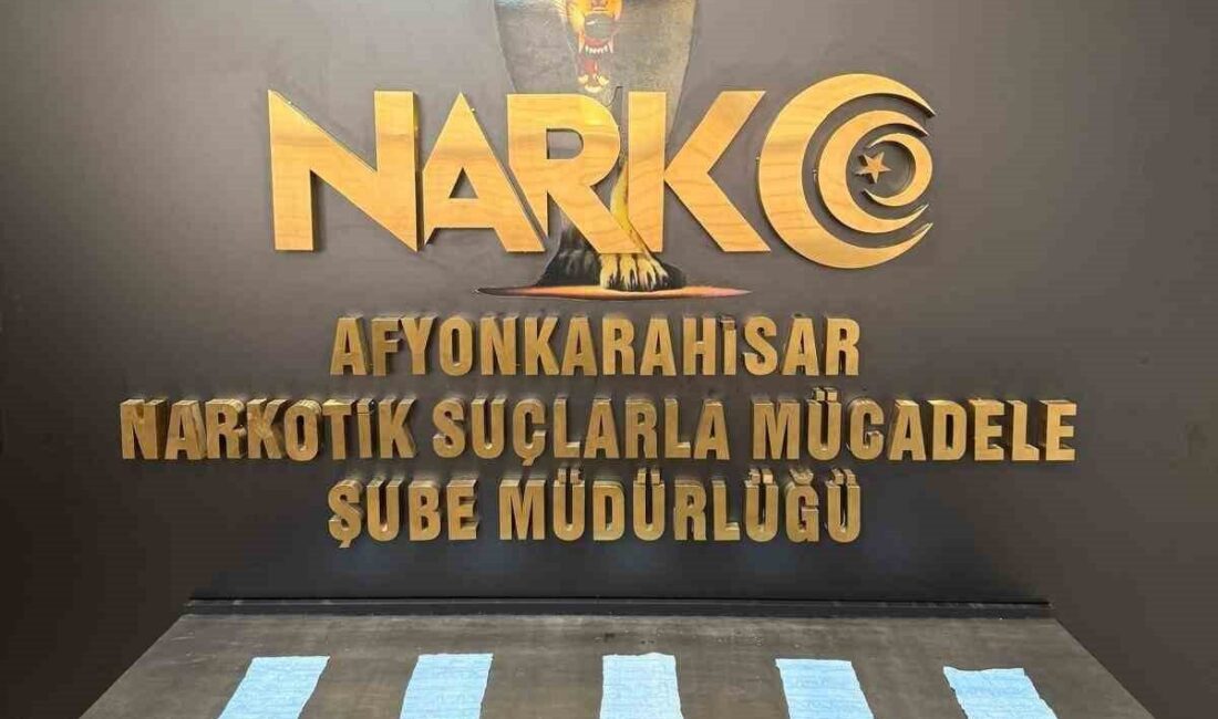 Afyonkarahisar’da polis ekiplerince gözaltına alınan 2 şahıs, ’Uyuşturucu Madde Ticareti