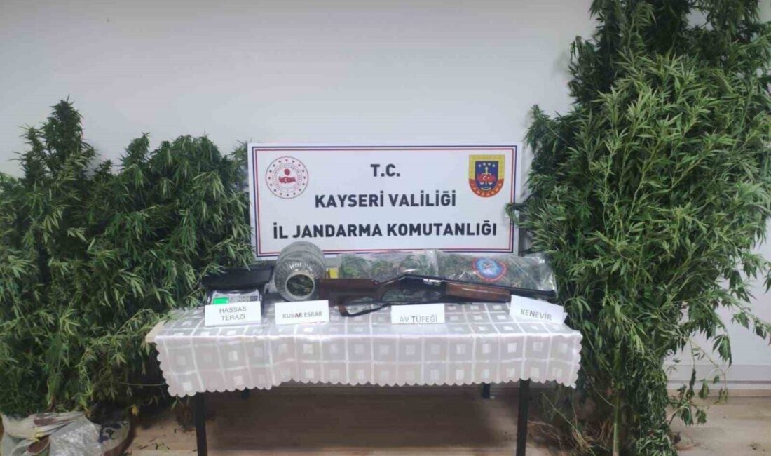 Kayseri’de jandarma ekipleri tarafından yapılan çalışmalarda; turşu bidonuna gizlenmiş 3