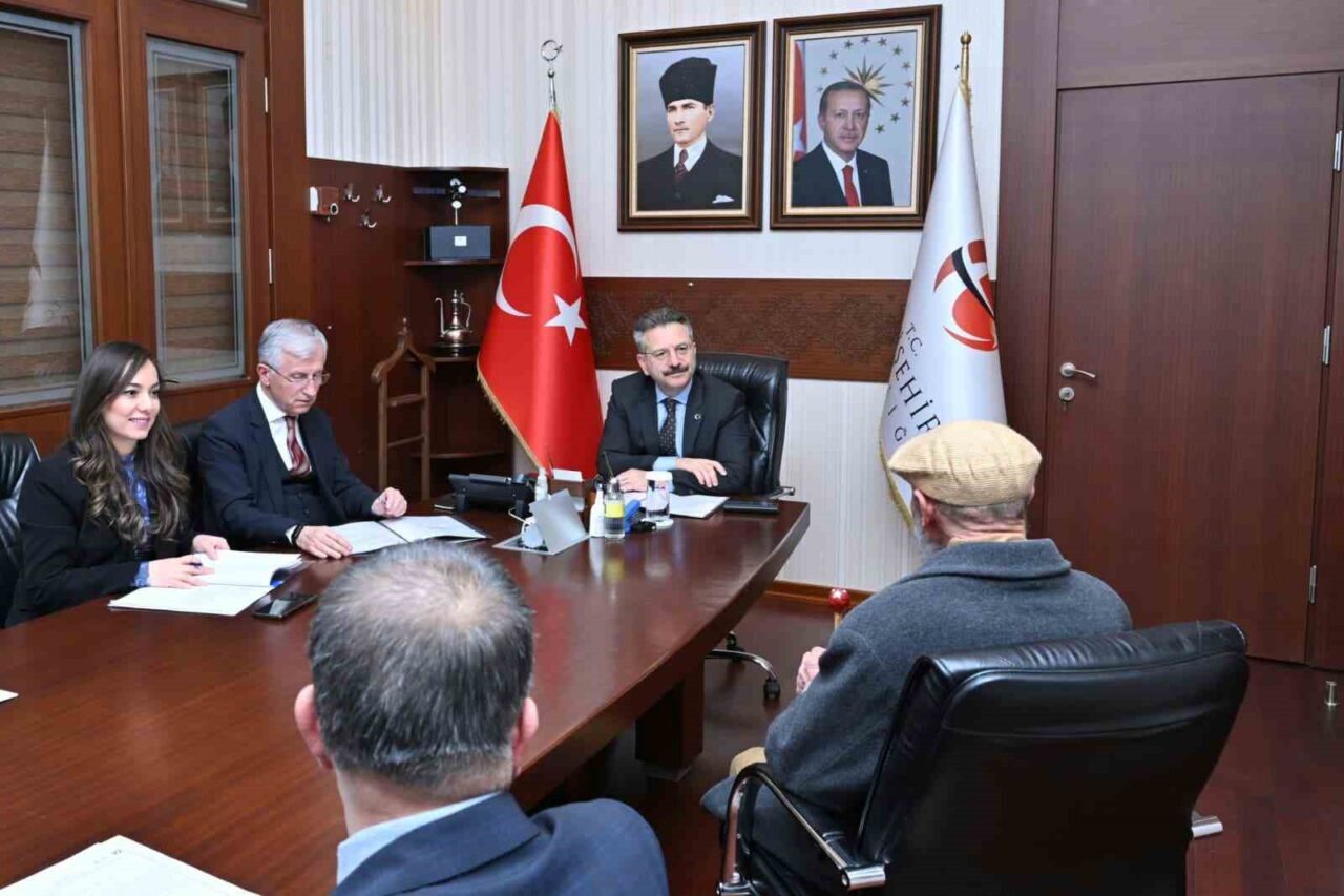 Eskişehir Valisi Hüseyin Aksoy, göreve başladığından beri düzenli olarak yaptığı