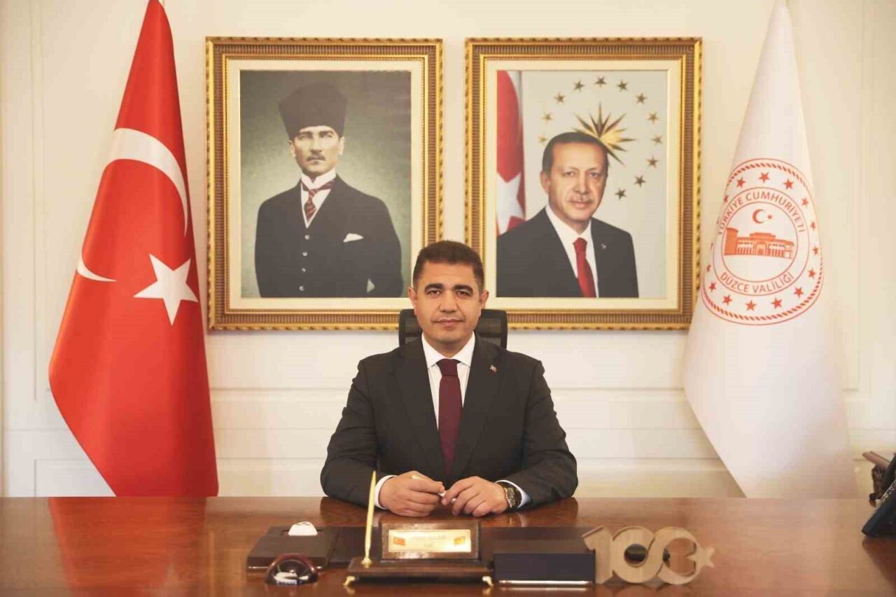 DÜZCE(İHA) – Düzce Valisi Selçuk Aslan, 30 Ağustos Zafer Bayramı