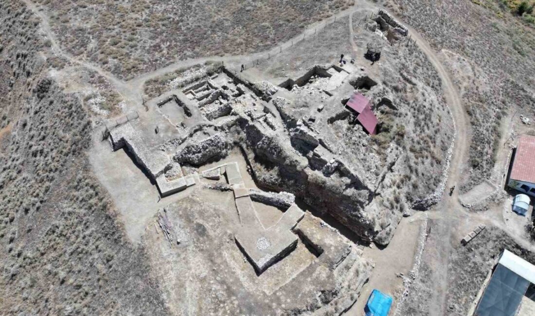 Niğde Valisi Cahit Çelik, il genelinde sürdürülen arkeolojik kazı çalışmalarını