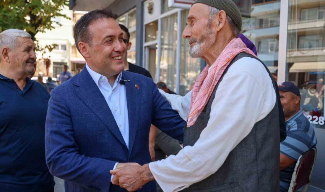 Bilecik Valisi Faik Oktay Sözer, Gölpazarı’nda ilçe çarşısını ziyaret ederek,