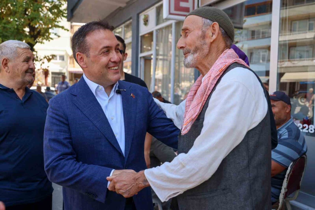 Bilecik Valisi Faik Oktay Sözer, Gölpazarı’nda ilçe çarşısını ziyaret ederek,