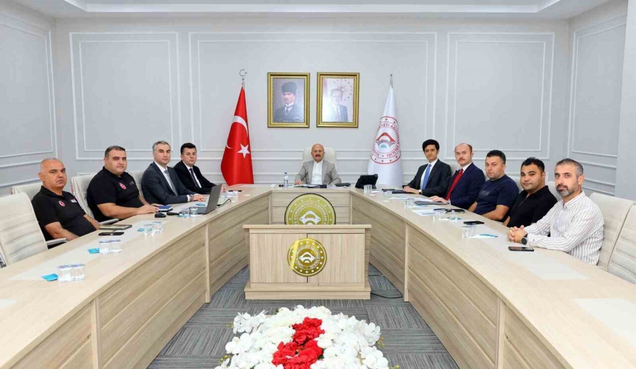 Adıyaman Valisi Osman Varol’un başkanlığında düzenlenen Vali Yardımcıları Değerlendirme Toplantısı,