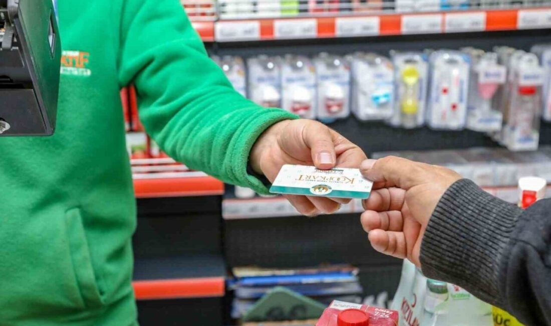 Van Büyükşehir Belediyesi bin 812 aileye sosyal kart dağıttı Van Büyükşehir Belediyesi, sosyal belediyecilik çalışmaları kapsamında bin 812 aileye