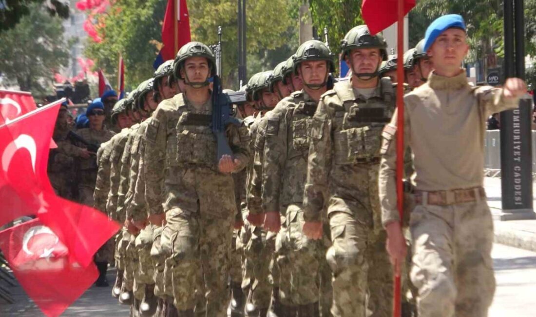 Van’da 30 Ağustos Zafer Bayramı’nın 103’üncü yıl dönümü düzenlenen törenle