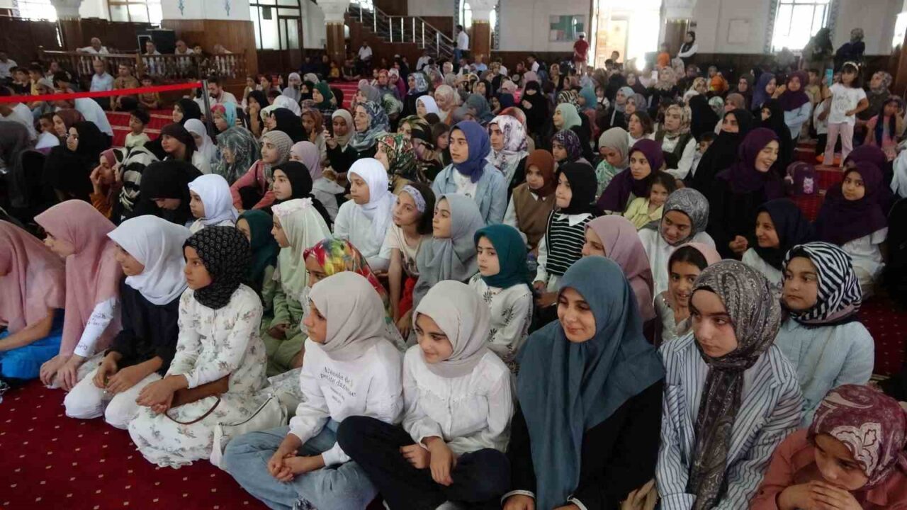 Van’da bu yıl yaz Kur’an kurslarına katılan 45 bin öğrenci,