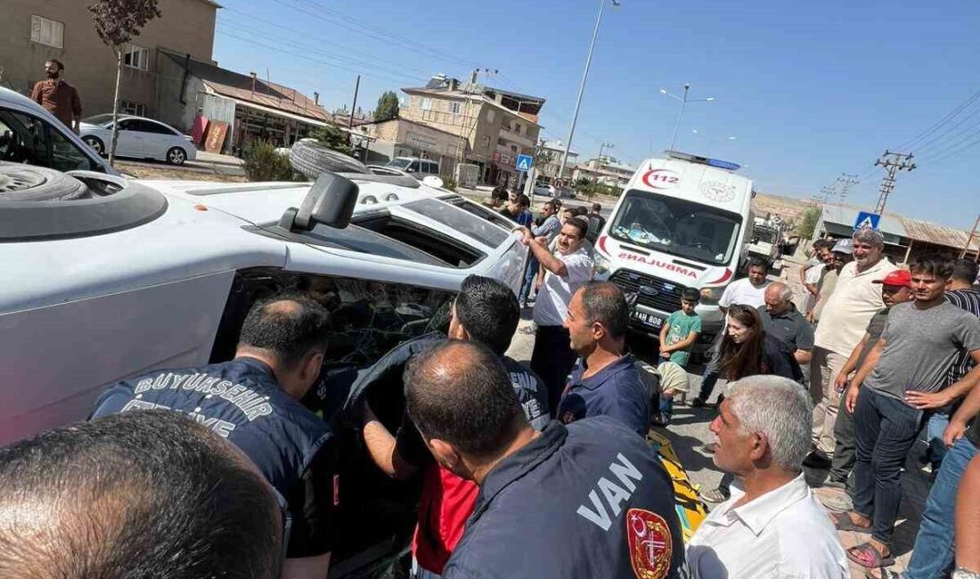 Van’ın Tuşba ilçesinde kapalı kasa hafif ticari aracın yan yatması