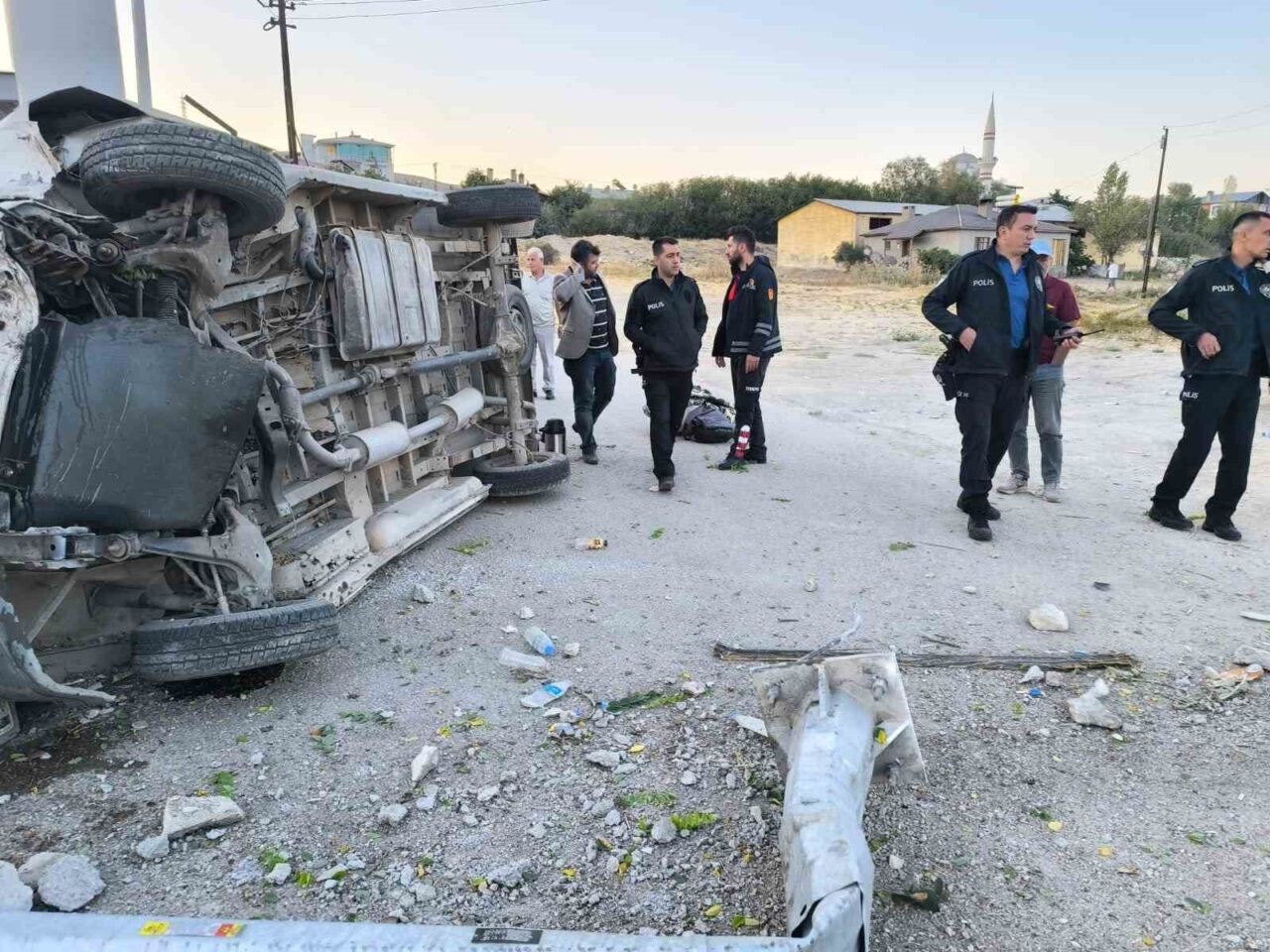 Van’ın Edremit ilçesinde meydana gelen trafik kazasında kontrolden çıkan kapalı
