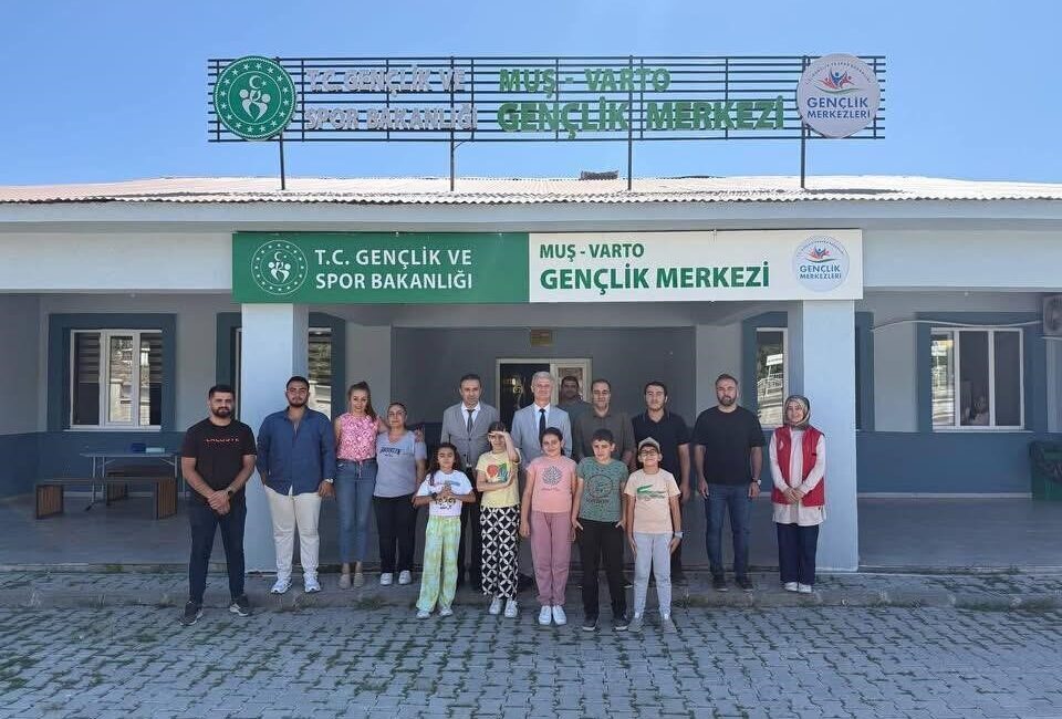 Muş Gençlik ve Spor İl Müdürü Yusuf Kılıç, Varto’da tesisleri