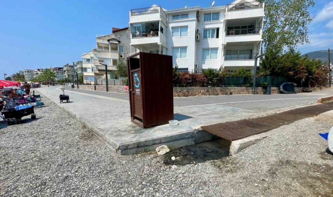 Balıkesir’in Edremit ilçesine bağlı Altınoluk Mahallesi’nde, yağmur suyu gider hattına