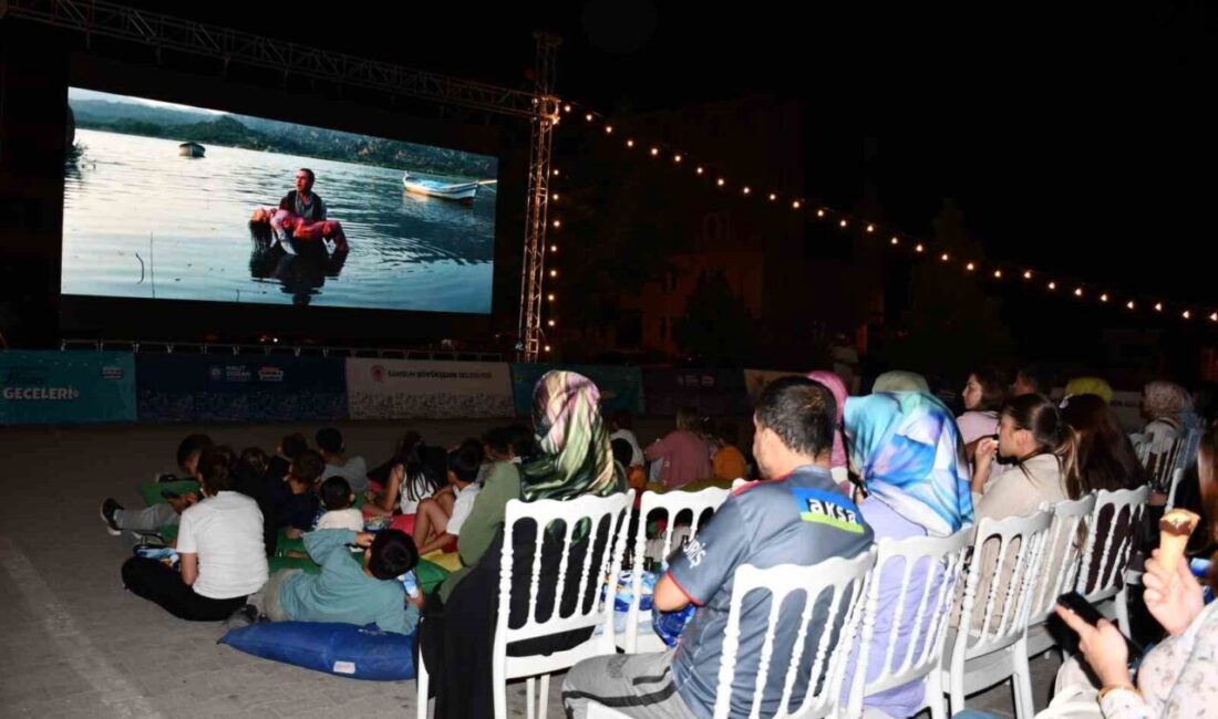 Samsun Büyükşehir Belediyesi’nin ilçelerde düzenlediği Açık Hava Sinema Geceleri, Vezirköprü